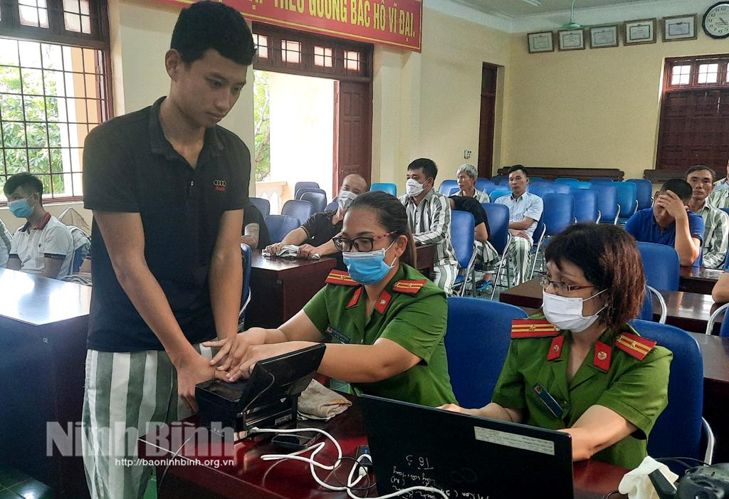 Niềm vui trước ngày được đặc xá ở Trại giam Ninh Khánh