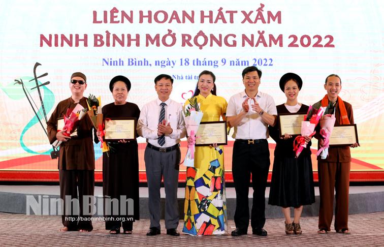 Tổng kết và trao giải Liên hoan hát Xẩm Ninh Bình mở rộng năm 2022