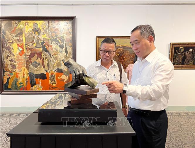 TP Hồ Chí Minh trưng bày hơn 150 hiện vật cổ và hiện đại về mỹ thuật