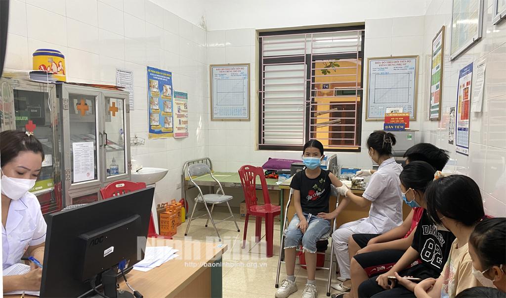 Tỷ lệ tiêm phòng vắc xin COVID-19 mũi 4 của Ninh Bình đạt trên 91%