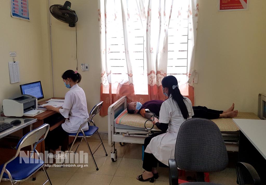 UBND tỉnh chỉ đạo thực hiện nghiêm hướng dẫn sử dụng khẩu trang phòng chống dịch COVID-19