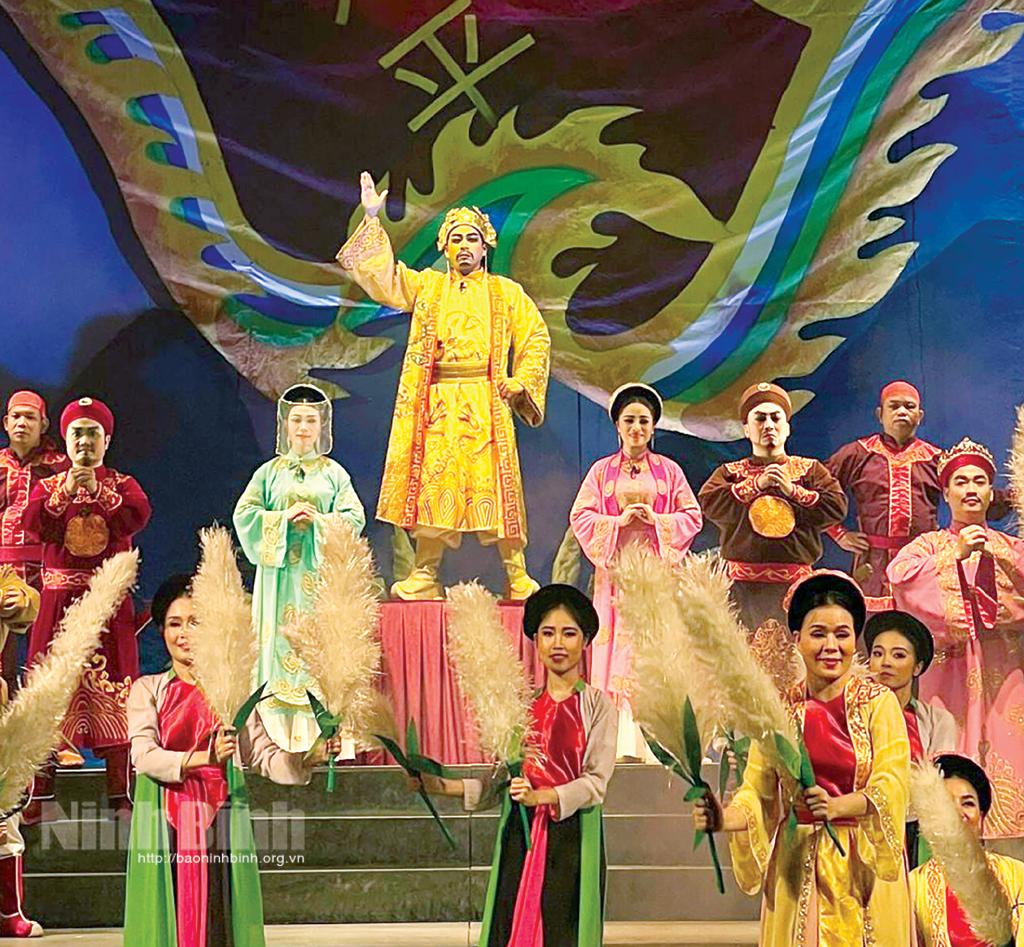 Nguyễn Đoàn Thiên Sinh: Diễn viên Chèo trẻ, tài năng