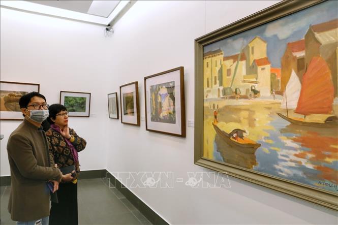 Triển lãm 'Sắc màu Xuân đất nước' tại Bảo tàng Mỹ thuật Việt Nam