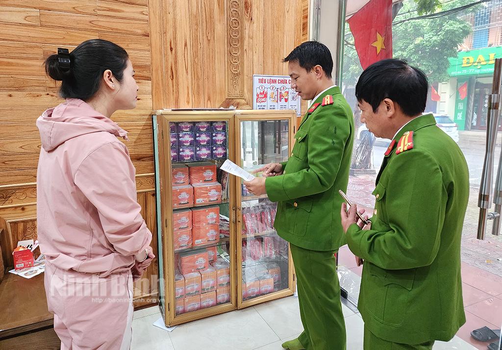 Kiên quyết đấu tranh với các vi phạm về pháo