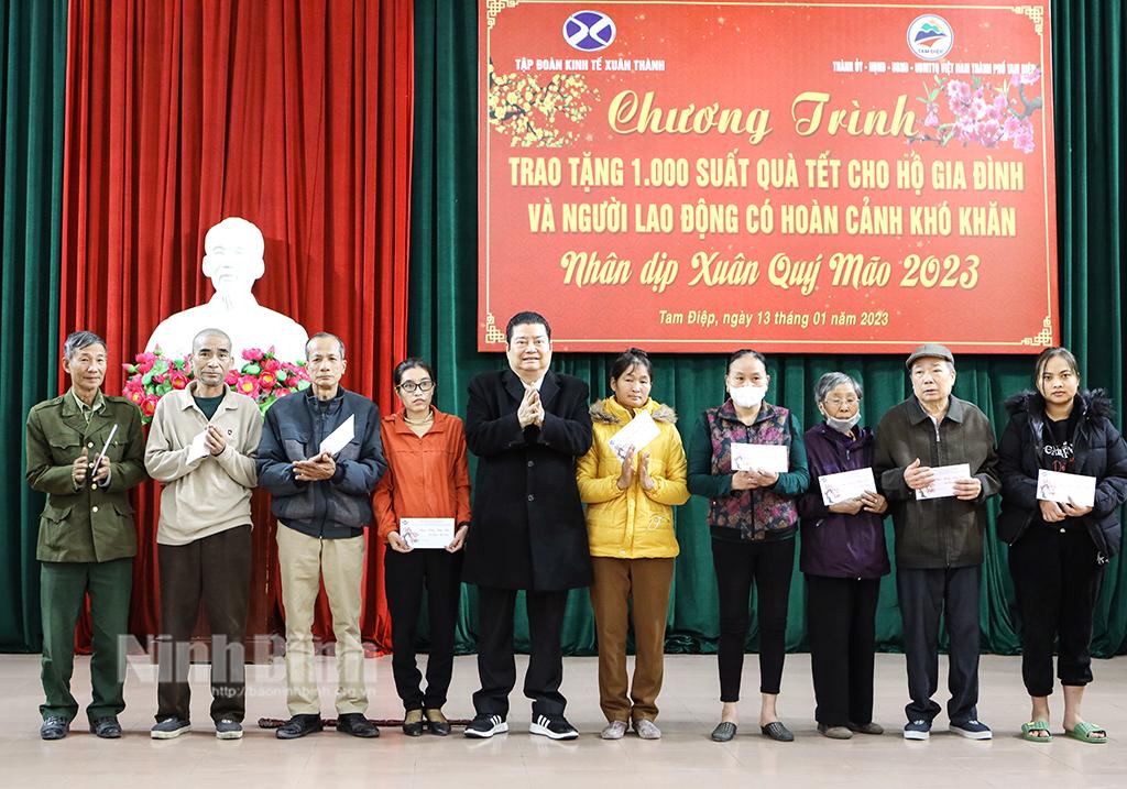 Tặng 1.000 suất quà Tết cho hộ gia đình, người lao động có hoàn cảnh khó khăn trên địa bàn thành phố Tam Điệp