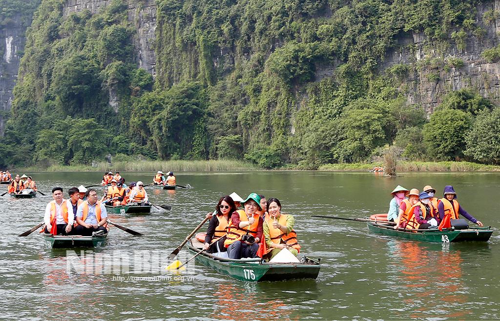 Đoàn đại biểu cấp cao thành phố Asan tham quan Di sản văn hóa và thiên nhiên thế giới Quần thể danh thắng Tràng An
