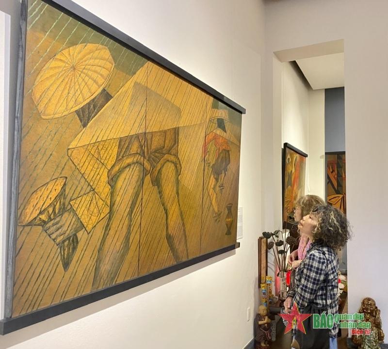 Thưởng lãm 50 tác phẩm tranh sơn mài của họa sĩ Phùng Phẩm