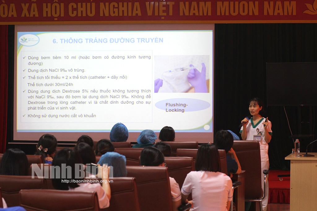 Bệnh viện Sản Nhi tỉnh tập huấn "Chăm sóc đường truyền tĩnh mạch ngoại vi"