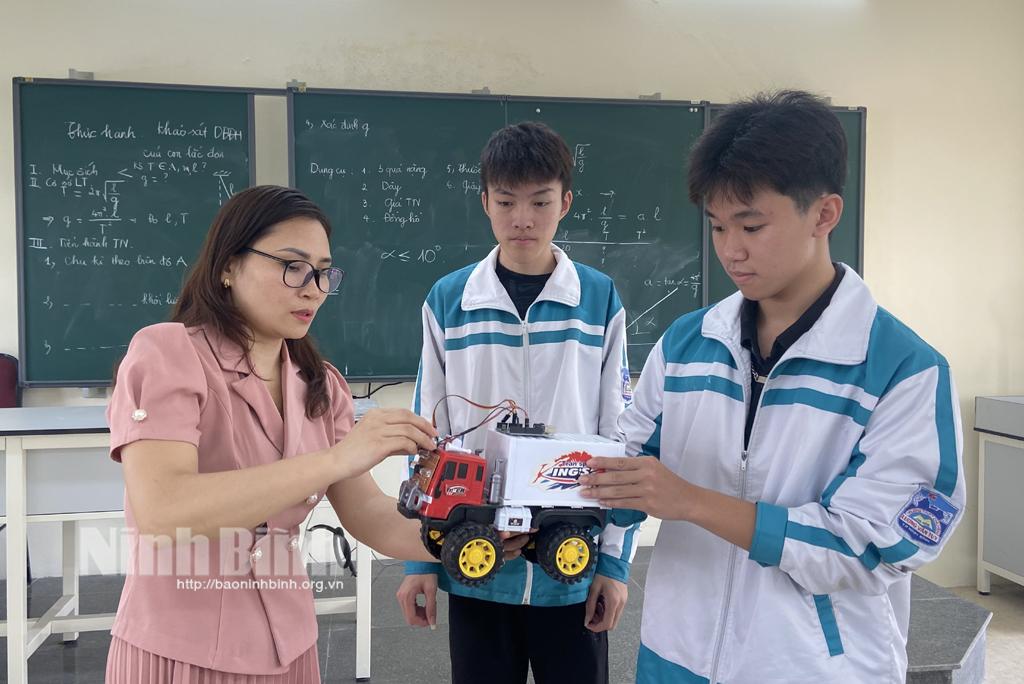 Nhóm học sinh Ninh Bình đoạt giải nhất Cuộc thi "Sáng tạo dành cho thanh, thiếu niên, nhi đồng toàn quốc" năm 2023