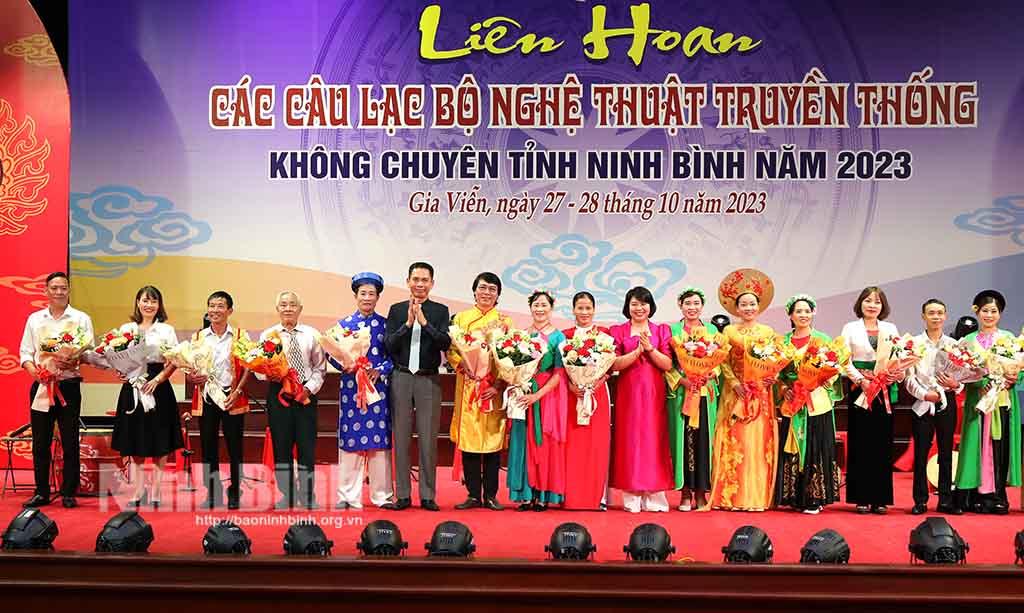 Khai mạc Liên hoan các CLB nghệ thuật truyền thống không chuyên tỉnh Ninh Bình lần thứ 5