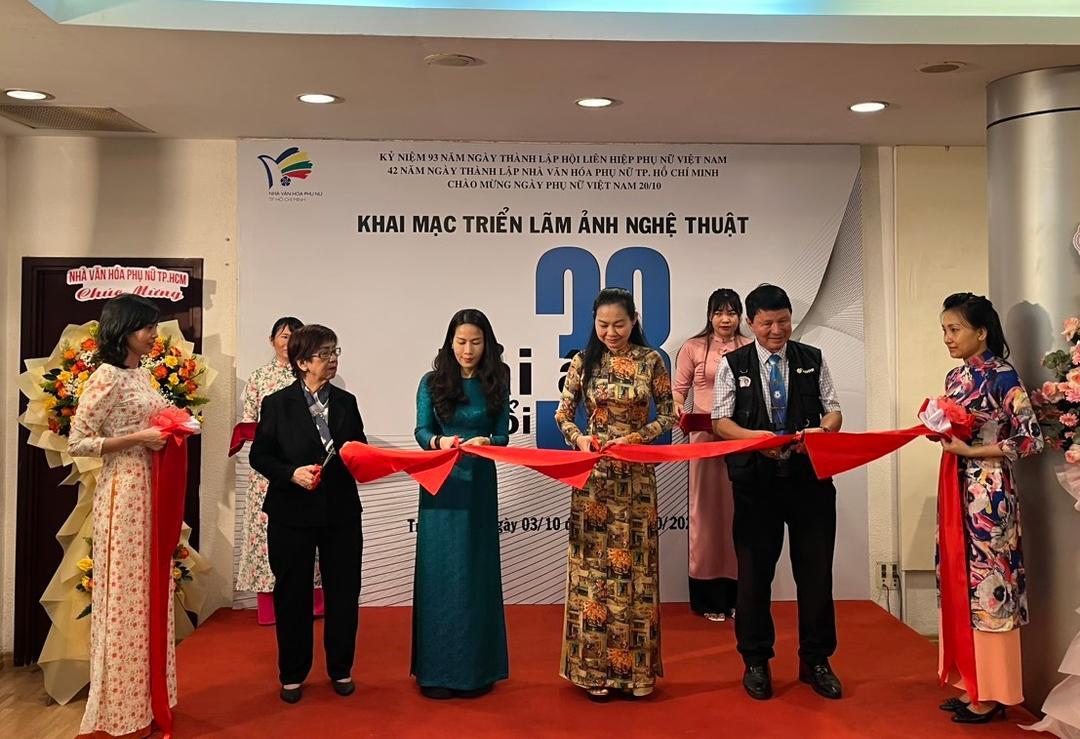 TP Hồ Chí Minh: Khai mạc triển lãm ảnh nghệ thuật Hải Âu tuổi 33