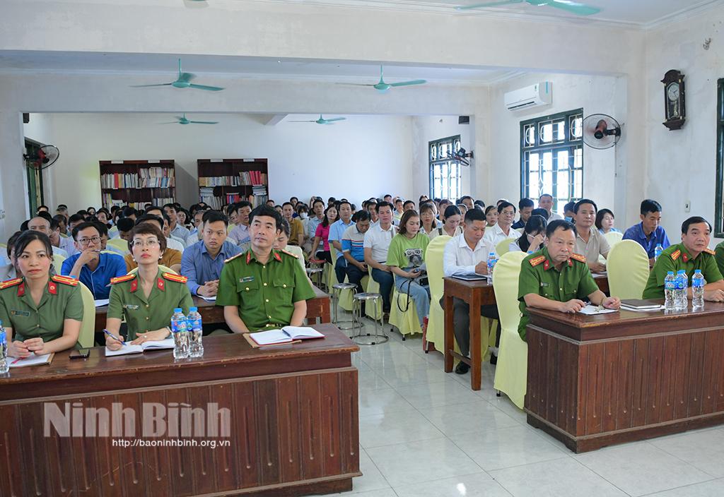 Diễn đàn lực lượng Cảnh sát Phòng cháy chữa cháy & cứu nạn cứu hộ lắng nghe ý kiến cơ quan, doanh nghiệp và nhân dân