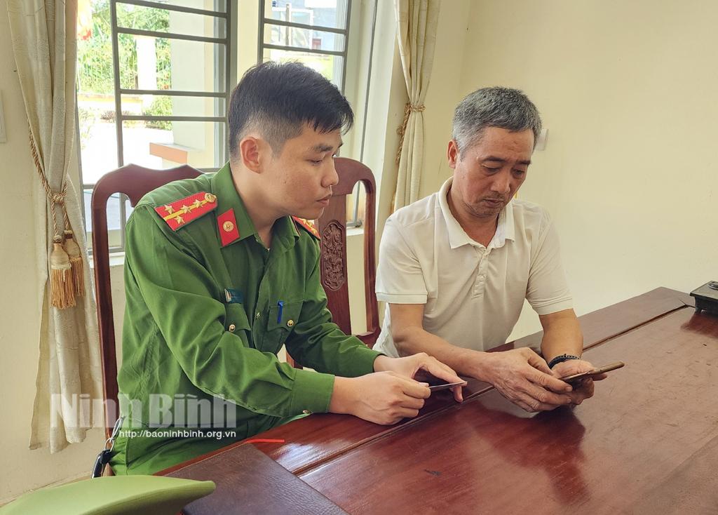 Thực hiện cao điểm "50 ngày, đêm" cài đặt VNeID: Huy động sự vào cuộc của cả hệ thống chính trị