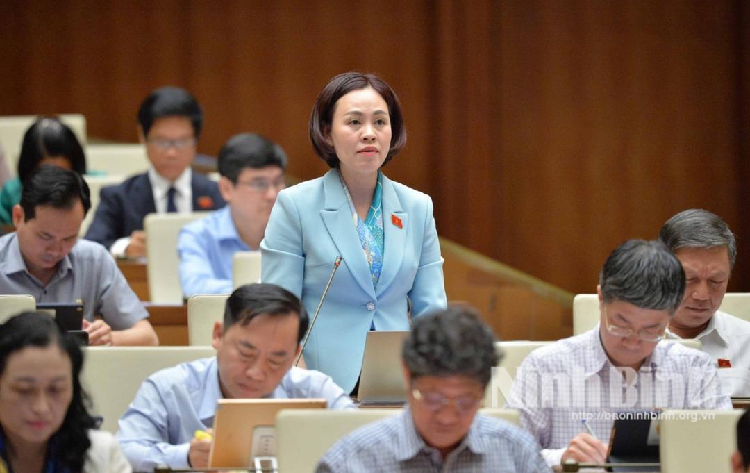 Kỳ họp thứ 6, Quốc hội khóa XV: Đại biểu Quốc hội tỉnh tham gia thảo luận tại hội trường về kết quả thực hiện kế hoạch phát triển kinh tế- xã hội năm 2023