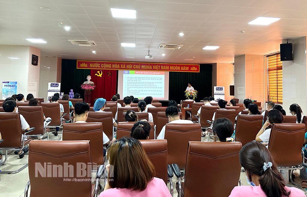 Bệnh viện Sản Nhi tỉnh tổ chức sinh hoạt chuyên đề về dinh dưỡng cho người bệnh phẫu thuật