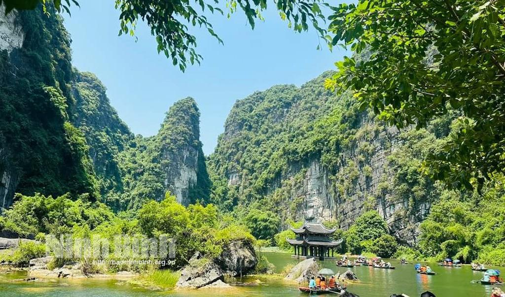 Tết nguyên đán Giáp Thìn, cán bộ, công chức, viên chức và người lao động tại Ninh Bình được nghỉ 7 ngày