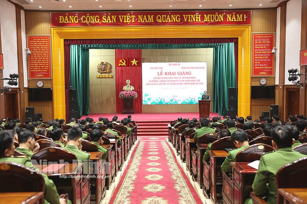 Khai giảng lớp bồi dưỡng kiến thức an ninh mạng và phòng, chống tội phạm sử dụng công nghệ cao