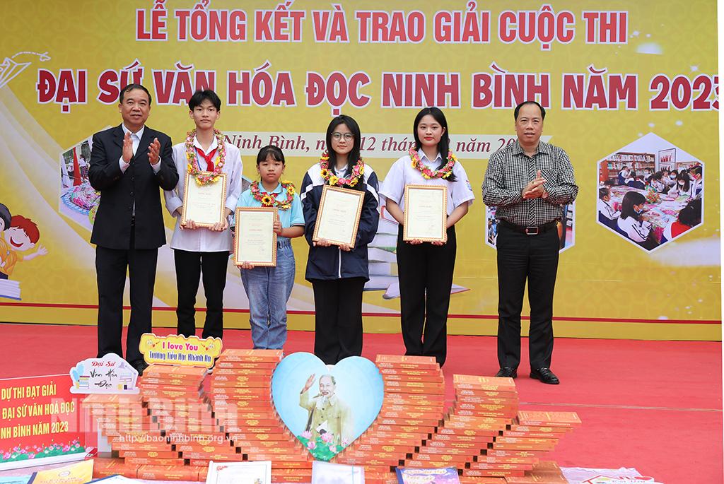 Nỗ lực khơi dậy tình yêu sách trong giới trẻ