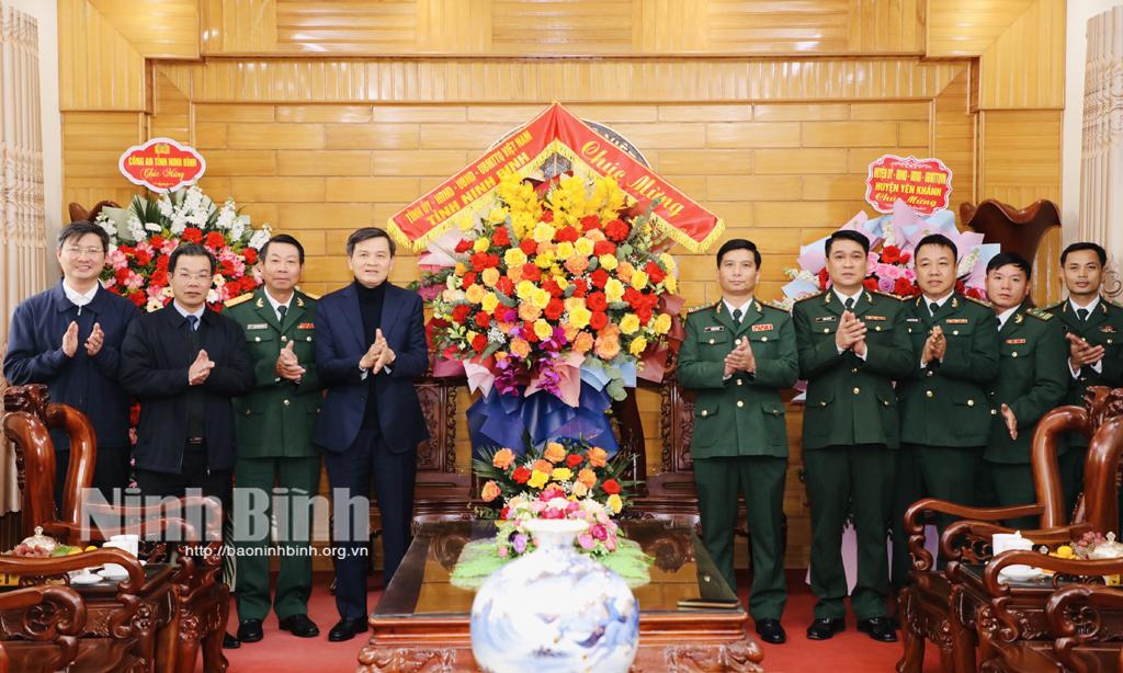 Đồng chí Bí thư Tỉnh ủy thăm, chúc mừng một số đơn vị quân đội