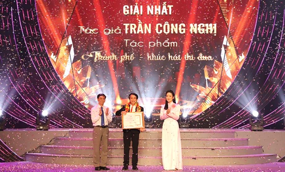 Trao giải Cuộc vận động sáng tác ca khúc đề tài Thi đua yêu nước