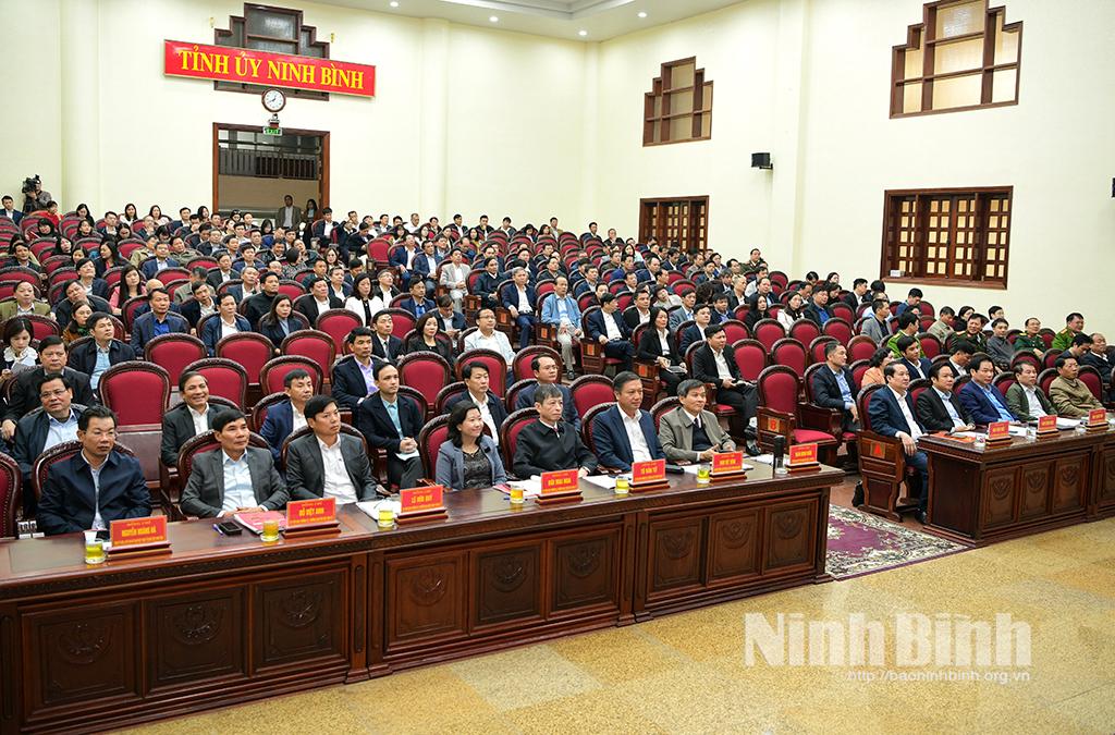 Hội nghị toàn quốc nghiên cứu, học tập, quán triệt Nghị quyết Hội nghị lần thứ tám Ban Chấp hành Trung ương Đảng khóa XIII