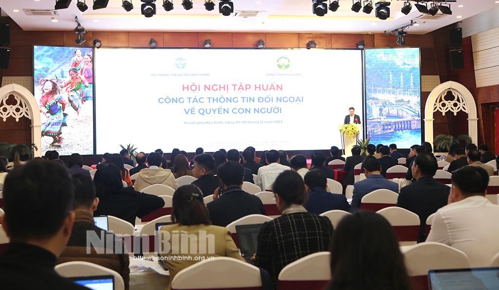 Tập huấn công tác thông tin đối ngoại về quyền con người