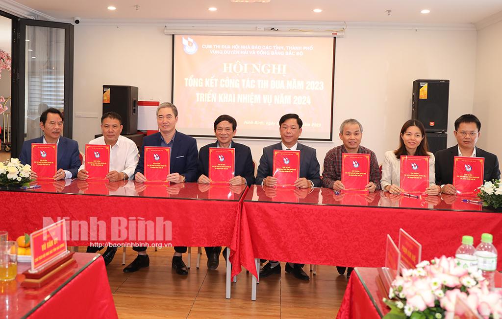 Cụm thi đua các Hội Nhà báo vùng duyên hải và đồng bằng Bắc Bộ tổng kết công tác thi đua năm 2023
