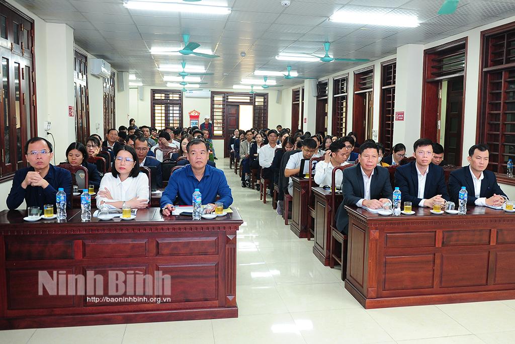 Tập huấn chuyên môn, nghiệp vụ cho cán bộ, công chức, viên chức Bộ phận Một cửa tại Kim Sơn