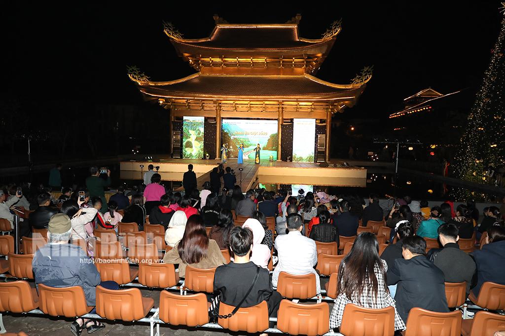 Tổ chức chương trình nghệ thuật "Thanh âm cuộc sống"