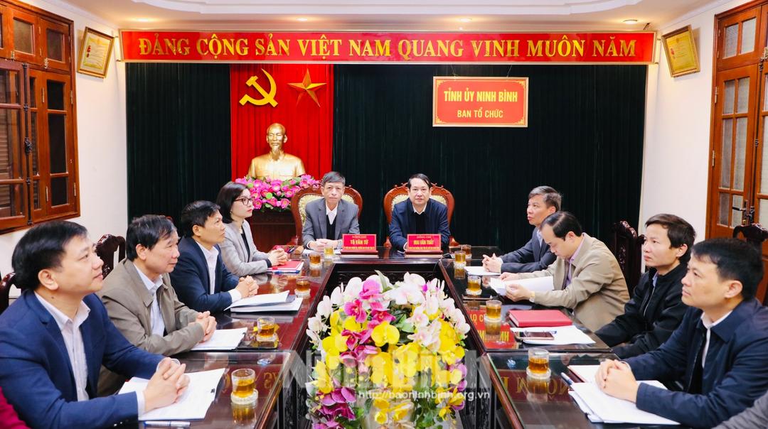 Quán triệt, triển khai thực hiện các văn bản mới của Trung ương về công tác tổ chức xây dựng Đảng