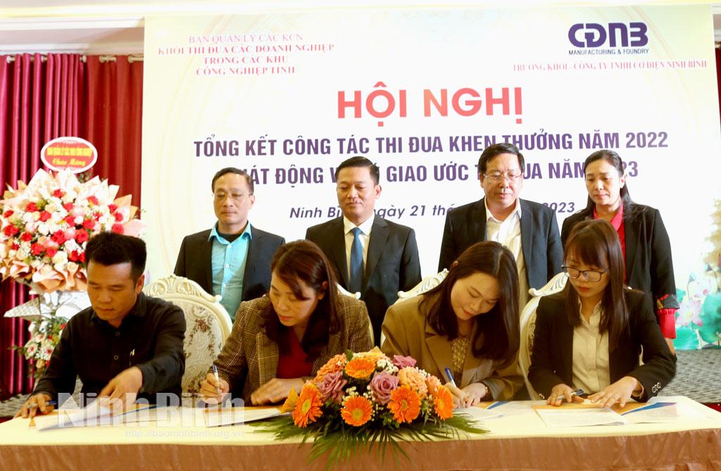 Khối thi đua các doanh nghiệp trong khu công nghiệp tỉnh phát động và ký giao ước thi đua