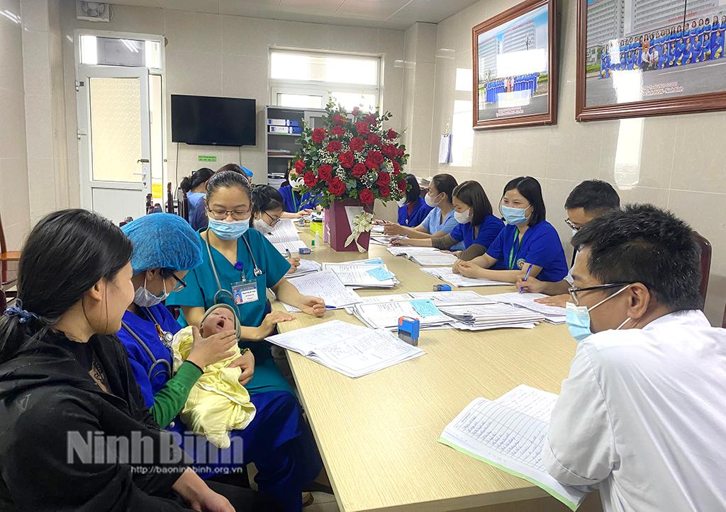 "Thiên thần" của những trẻ sơ sinh non tháng, mắc bệnh lý