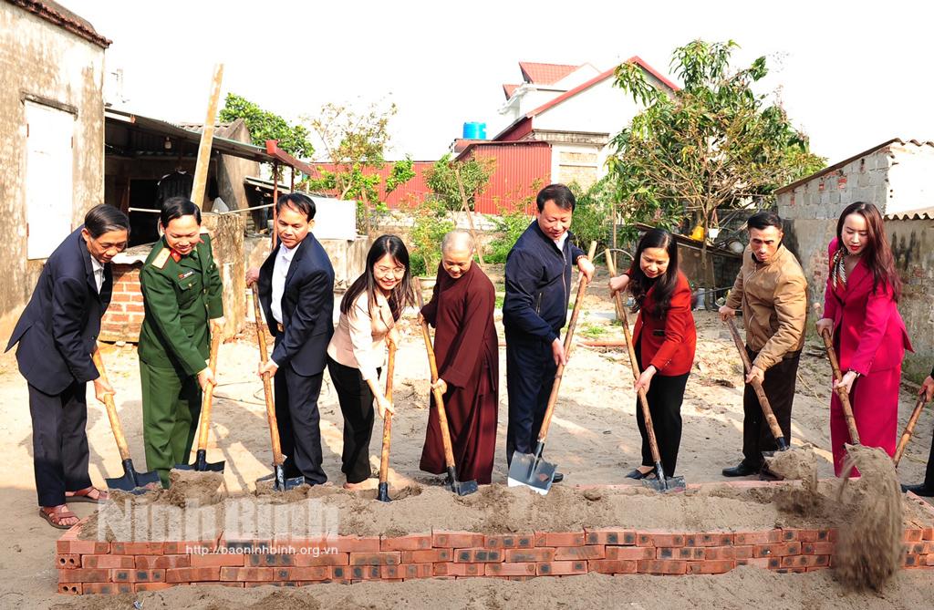 Khởi công xây dựng nhà Đại đoàn kết cho gia đình có hoàn cảnh khó khăn tại Yên Mô