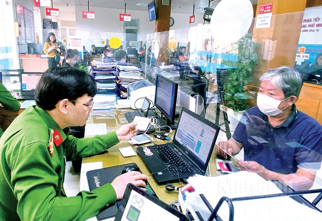 Hiệu quả bước đầu thực hiện việc bỏ hộ khẩu giấy