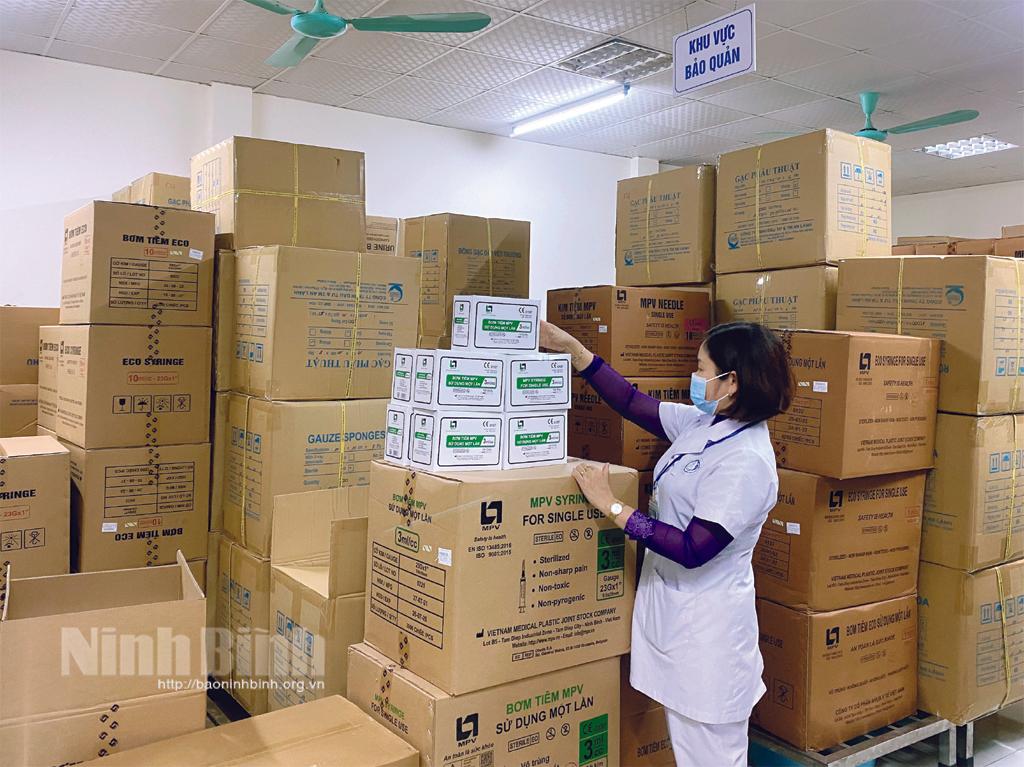 Tháo gỡ khó khăn, bảo đảm thuốc, trang thiết bị y tế phục vụ công tác khám, chữa bệnh