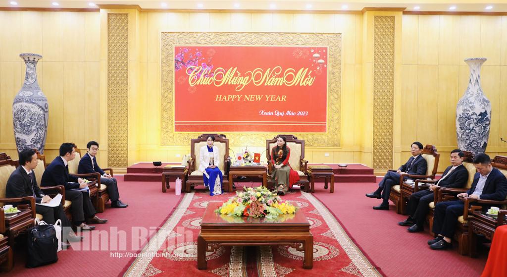 Đoàn công tác của Cố vấn đặc biệt Thủ tướng Nhật Bản thăm, tìm hiểu thực tế tại Ninh Bình