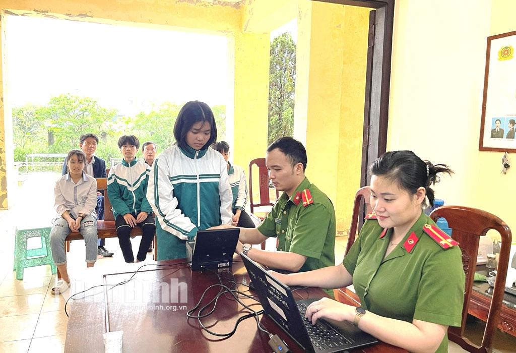 Xuân Chính - đơn vị đầu tiên của tỉnh hoàn thành việc cấp Căn cước công dân