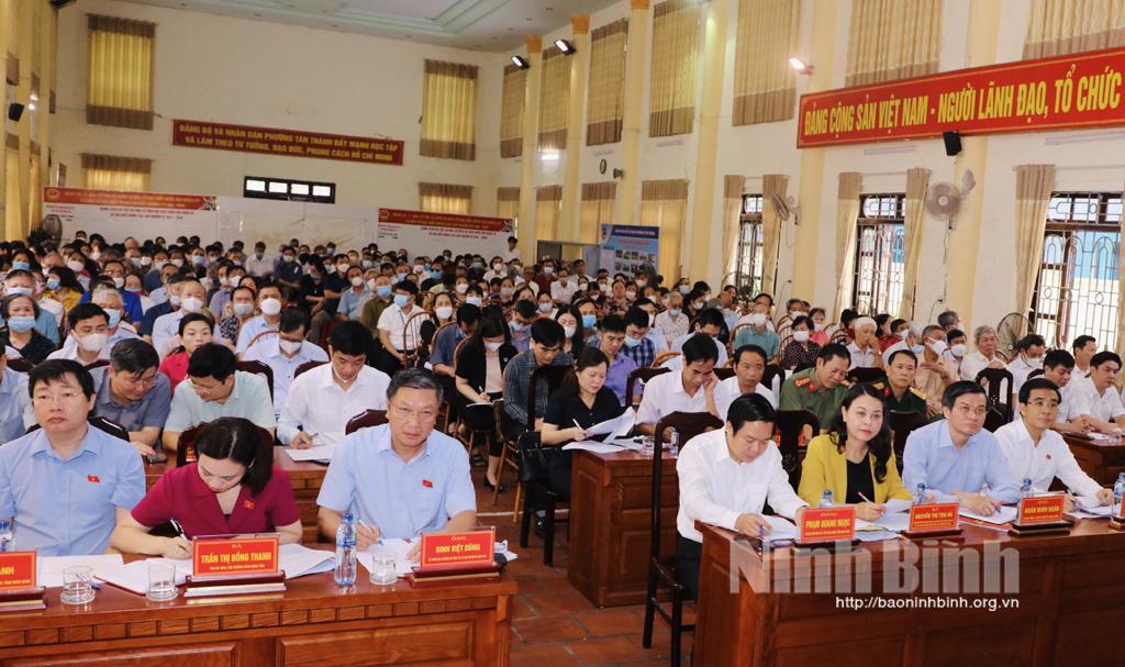 Đoàn đại biểu Quốc hội tỉnh tiếp xúc cử tri thành phố Ninh Bình