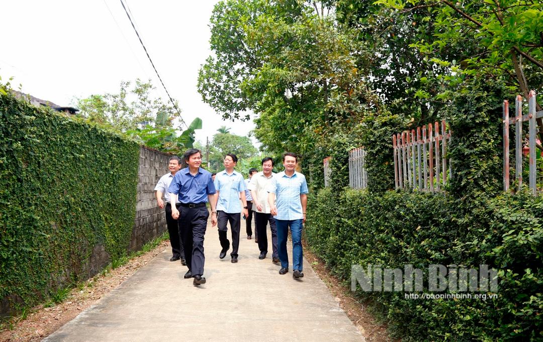 Đồng chí Bí thư Tỉnh ủy kiểm tra, khảo sát tình hình xây dựng nông thôn mới tại huyện Nho Quan