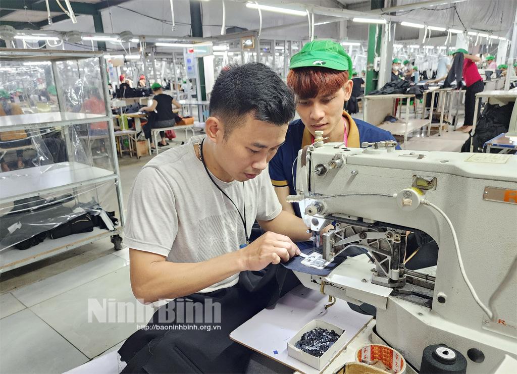 Phong trào thi đua "Lao động giỏi, lao động sáng tạo" góp phần thúc đẩy phát triển kinh tế- xã hội