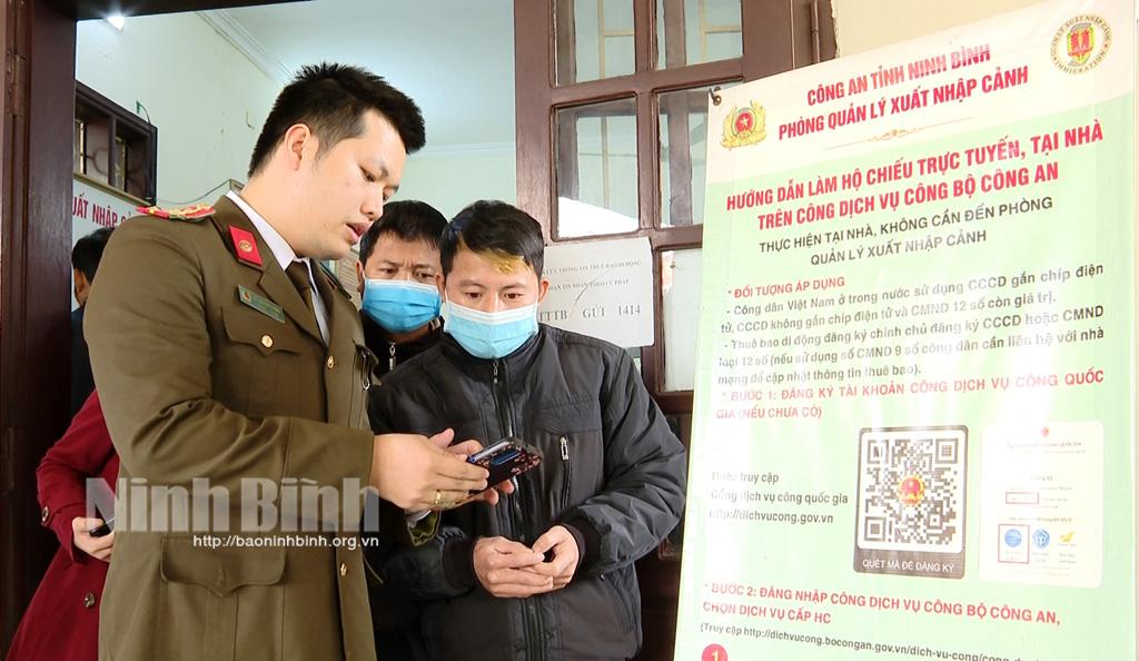 Cảnh giác với dịch vụ "làm hộ" hộ chiếu trực tuyến trên mạng