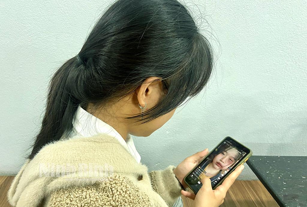 Nỗi lo TikTok đầu độc con trẻ