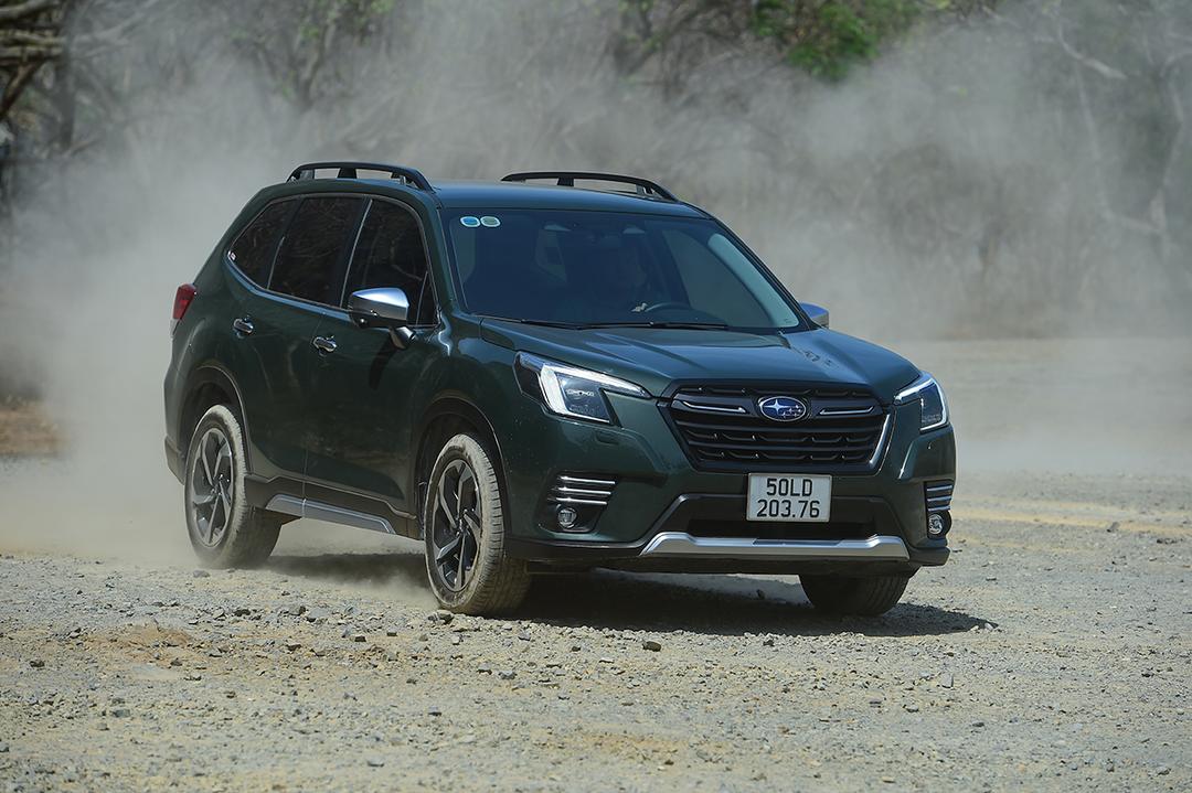 Subaru Forester 2023 - SUV gia đình cho người mê cầm lái