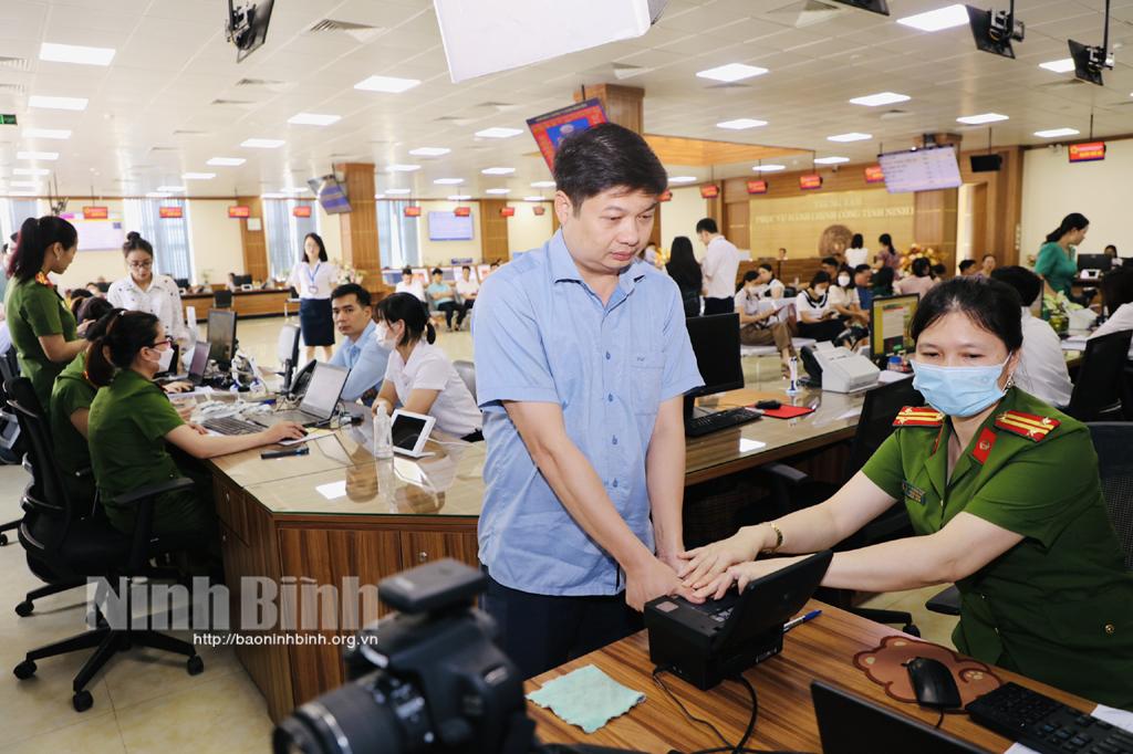 Công an tỉnh phấn đấu hoàn thành chỉ tiêu cấp căn cước công dân đúng hạn