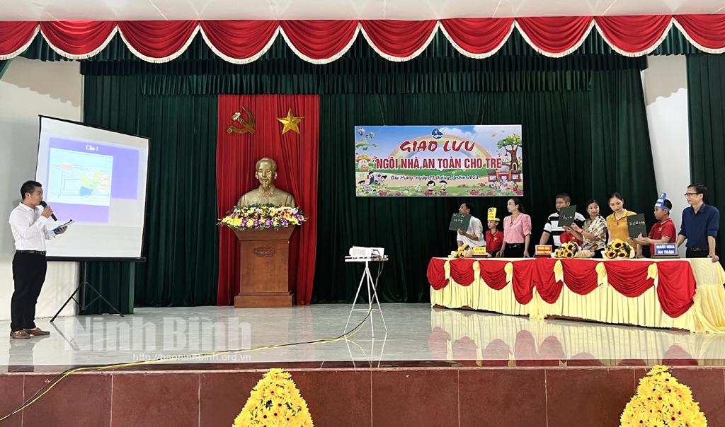 Giao lưu "Ngôi nhà an toàn cho trẻ" tại xã Gia Hưng