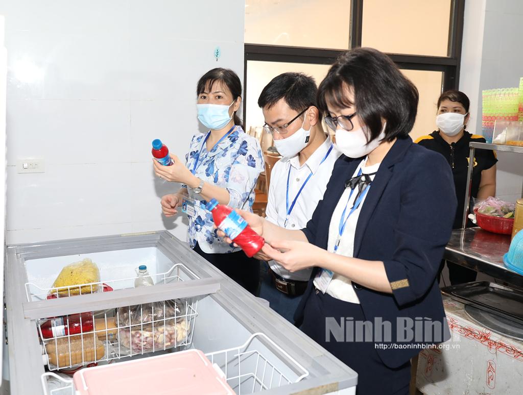 Tăng cường kiểm tra, đảm bảo an toàn thực phẩm