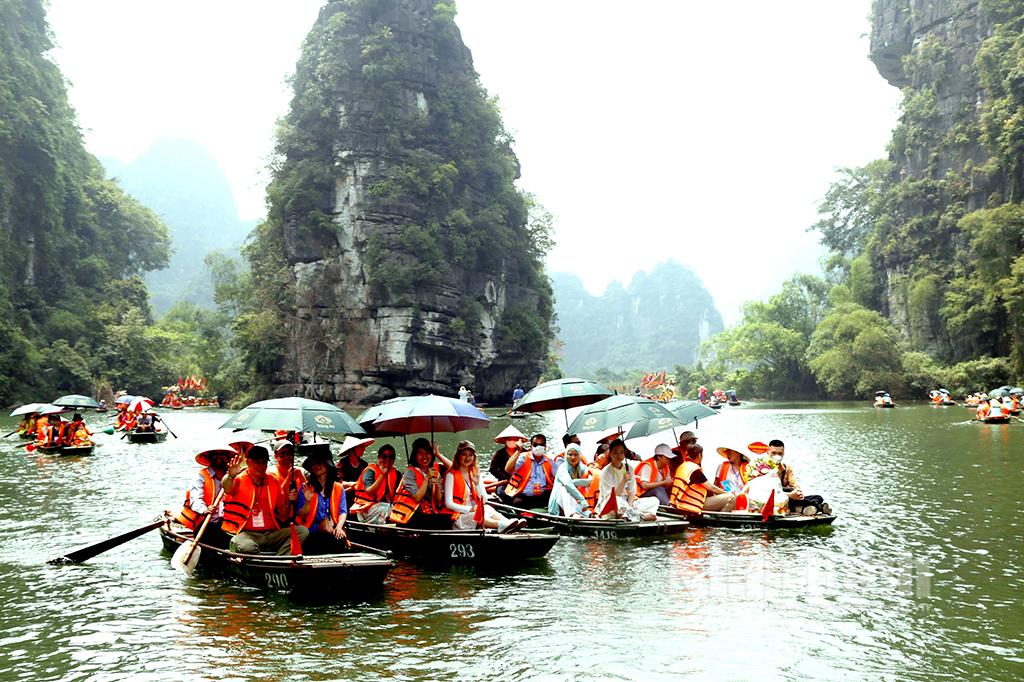 Trên 4,5 triệu lượt du khách đến Ninh Bình trong 6 tháng đầu năm