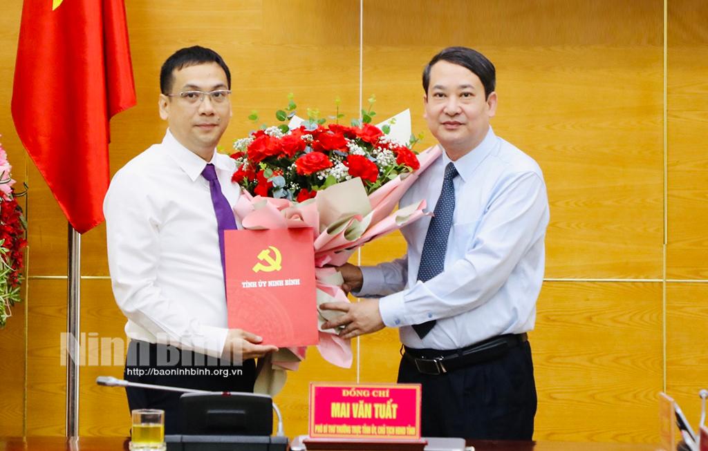 Công bố Quyết định của Ban Thường vụ Tỉnh ủy về công tác cán bộ