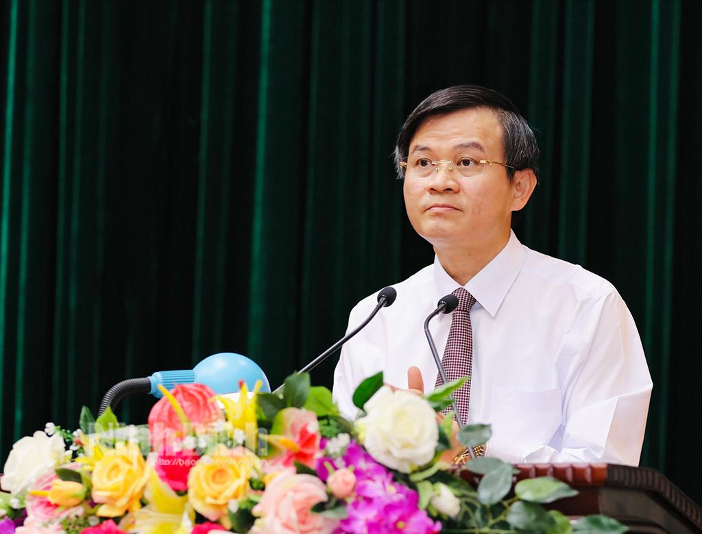 Đẩy nhanh việc ban hành, thể chế hóa các cơ chế, chính sách thuộc thẩm quyền của tỉnh nhằm khơi thông và giải phóng mạnh mẽ các nguồn lực, tạo động lực mới cho phát triển kinh tế - xã hội (*)