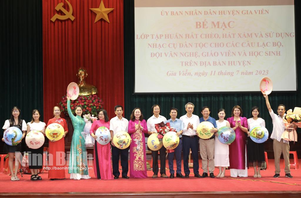 Bế mạc lớp tập huấn hát Chèo, hát Xẩm, sử dụng các nhạc cụ dân tộc huyện Gia Viễn